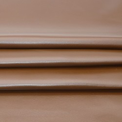 Peau d'agneau. Cuir lisse. Teinte Brun