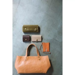 Livre accessoires et sac en cuir couture machine edition De Saxe
